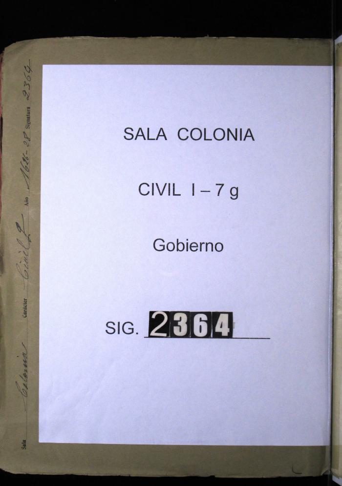 Peticiones de Doña Lucía de Salazar…